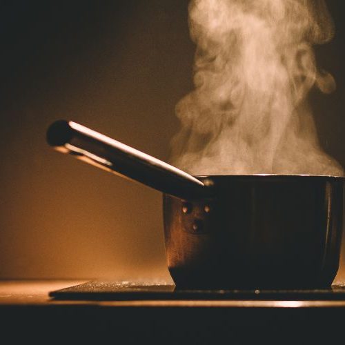 5 receitas de uma panela só para economizar tempo e louça